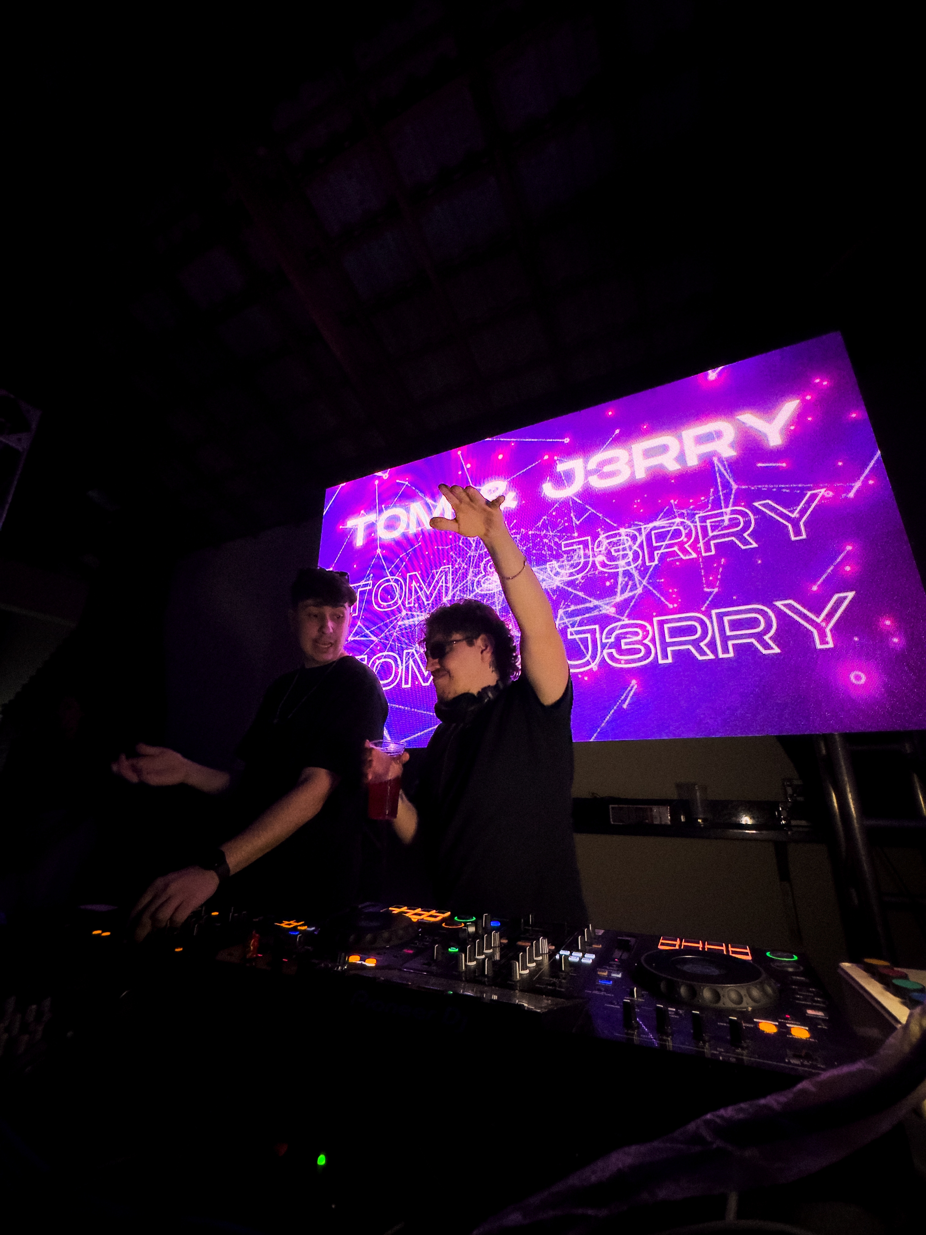 T0M & J3RRY Live